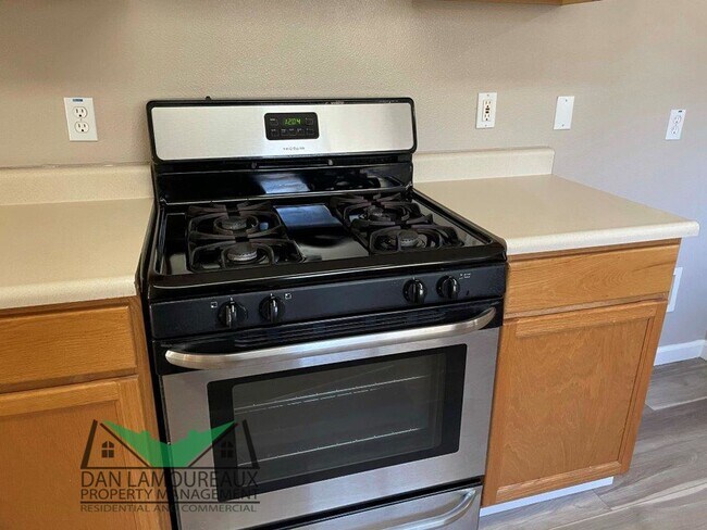 Building Photo - Freeman Street Duplex