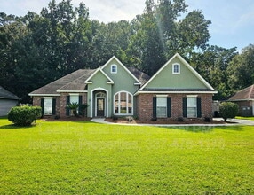 Building Photo - 411 Greenfield Dr
