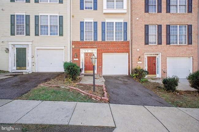 Building Photo - 105 Galway Ln