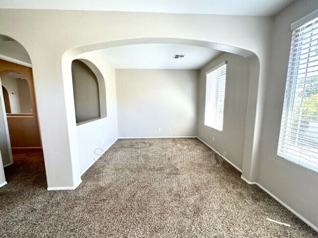 Building Photo - 45602 Magnolia Pl