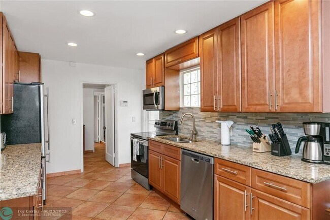 Building Photo - 314 Isle of Capri Dr