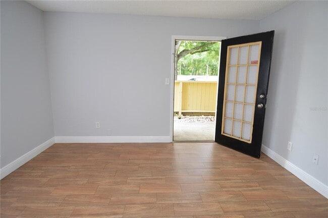 Building Photo - 8722 Mallard Reserve Dr