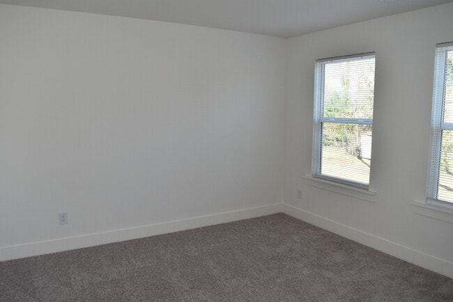 Building Photo - 1300 Norris Ave