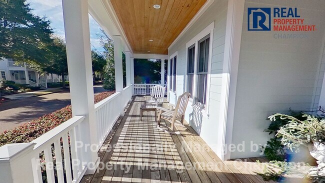 Building Photo - Exquisite Executive Home in Autumn Hall