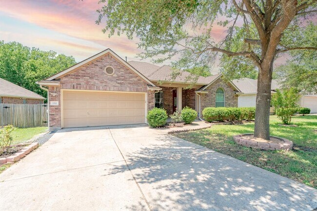 Building Photo - 1511 Weatherford Dr