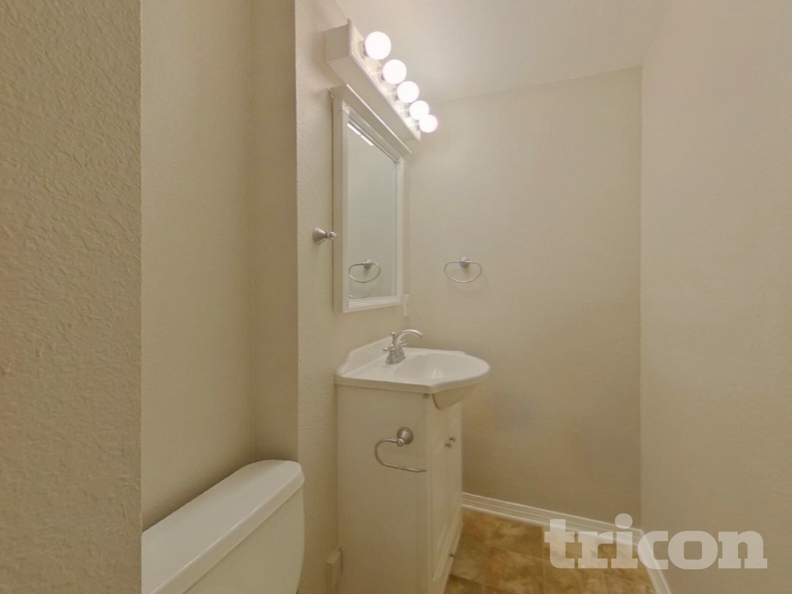 Building Photo - 19941 Montview Dr