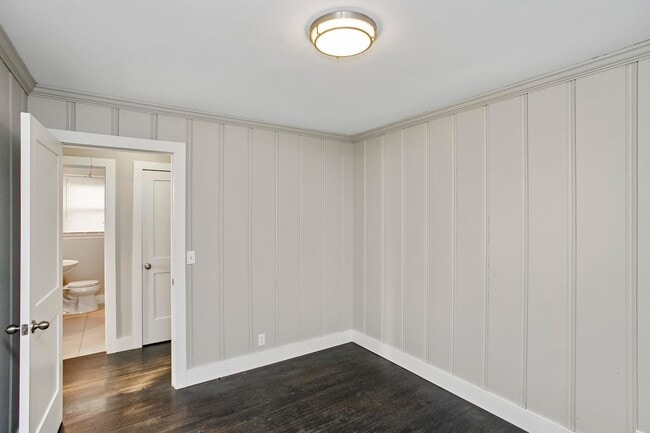 Building Photo - 2129 Crystal Dr