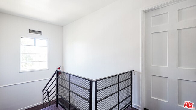 Building Photo - 4030 Abourne Rd