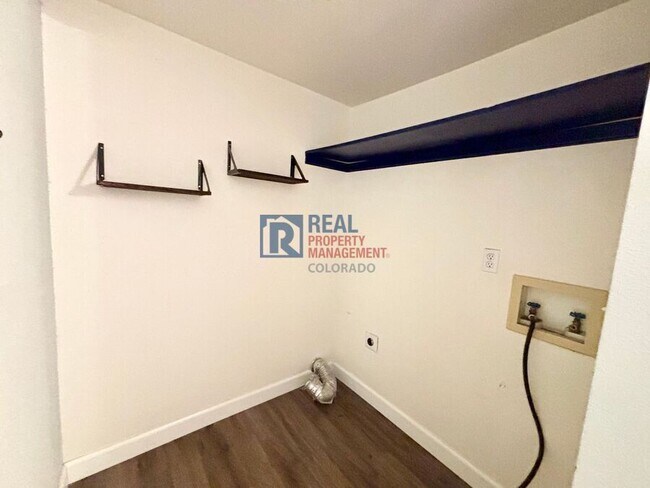 Building Photo - 17627 Cornish Pl