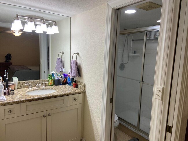 Building Photo - 6797 NE 7th Ave