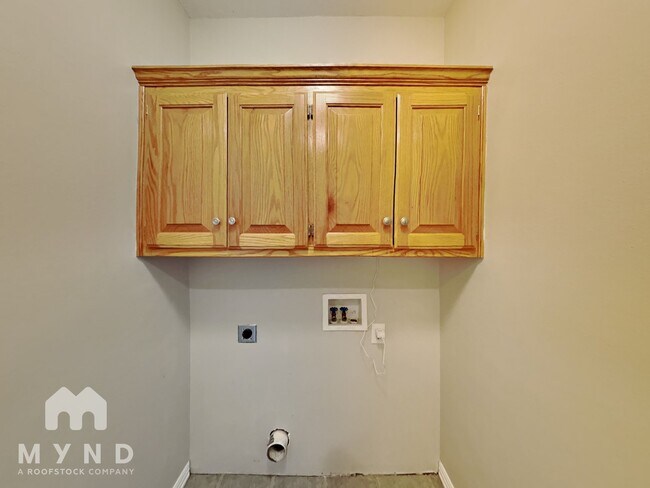 Building Photo - 214 Blake Dr