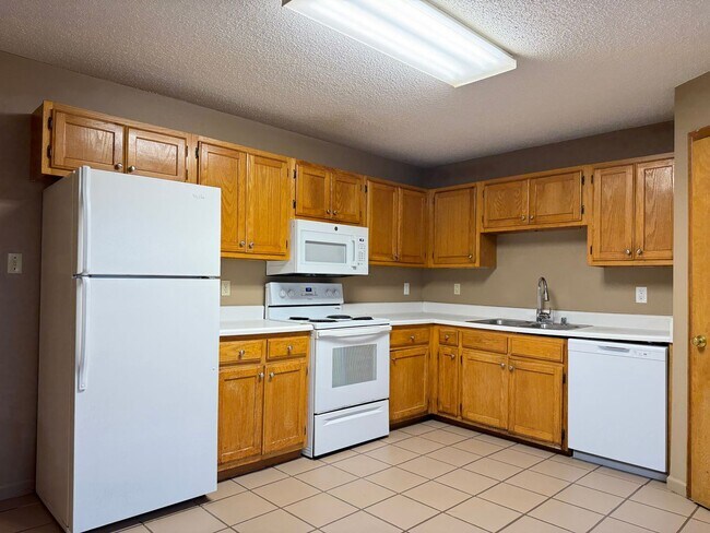 Building Photo - 20 Edgehill Cove