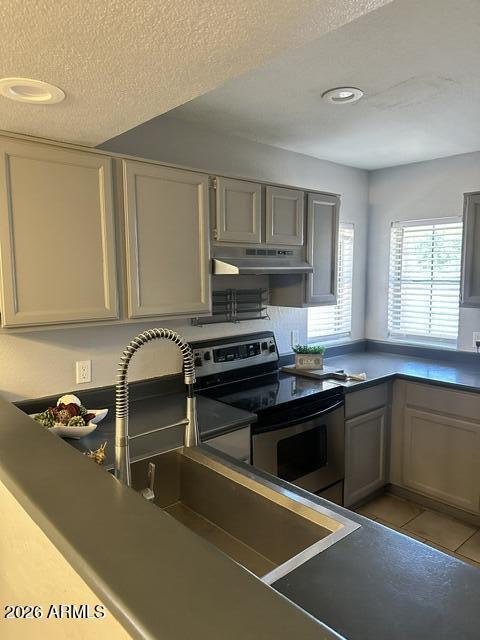 Building Photo - 1120 N Val Vista Dr