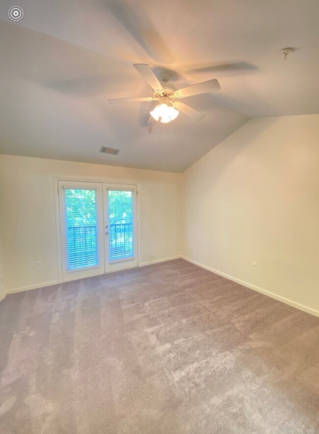 Building Photo - 1035 S Barnett Shoals Rd