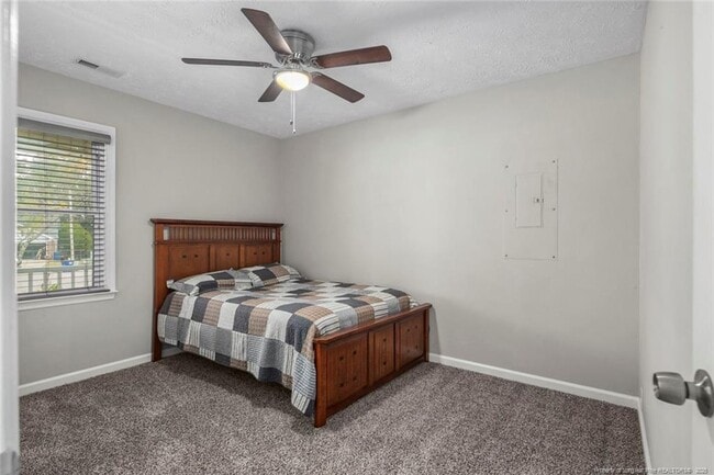 Building Photo - 106 Bluejay Ct