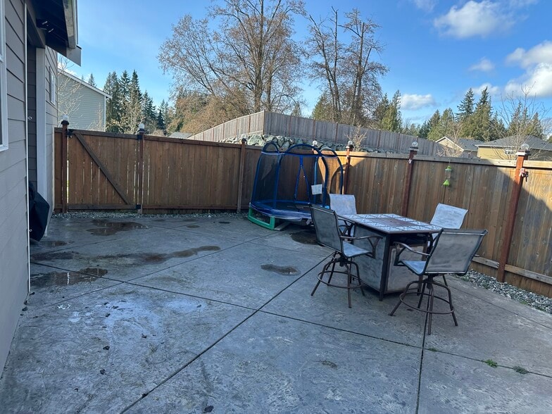 Building Photo - 3909 80th Ave NE