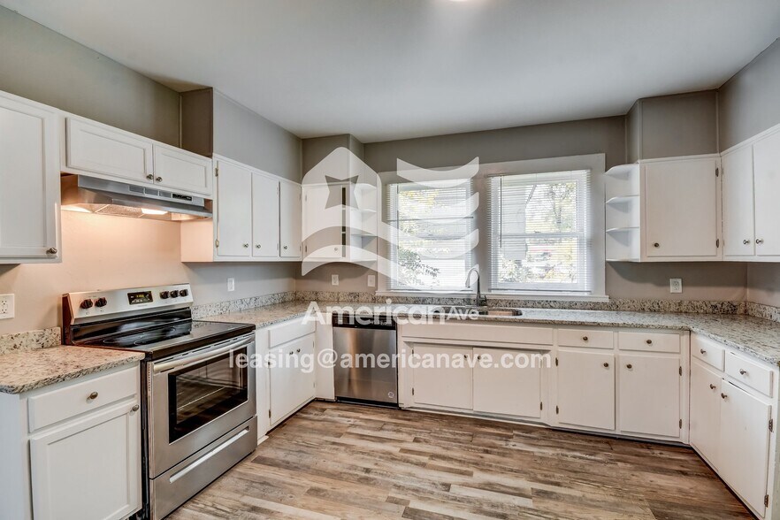 Building Photo - 5312 Terrace J