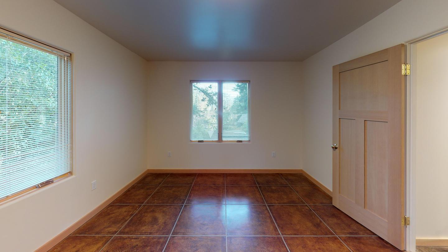 Building Photo - 6540 Valley View Rd