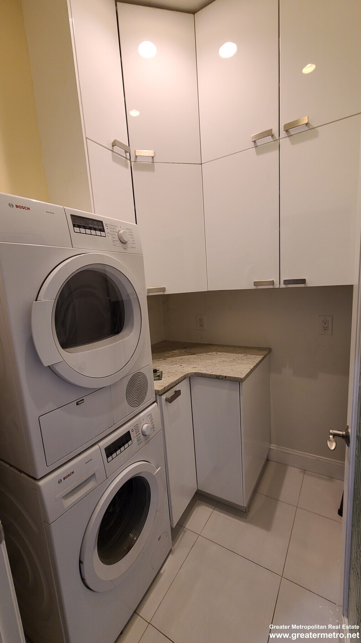 Building Photo - 99 Endicott St