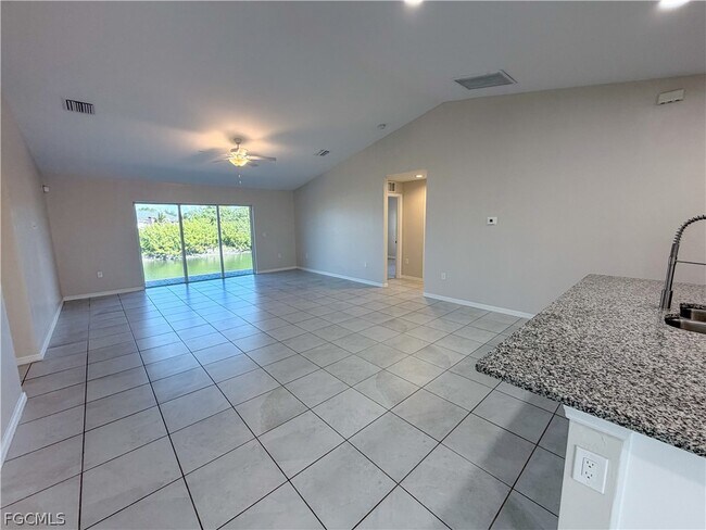 Building Photo - 331 NE 25th St