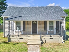 Building Photo - Cozy & Convenient 2BR, 1.5BA Greer Rental Near Downtown! $1,300/mo rent