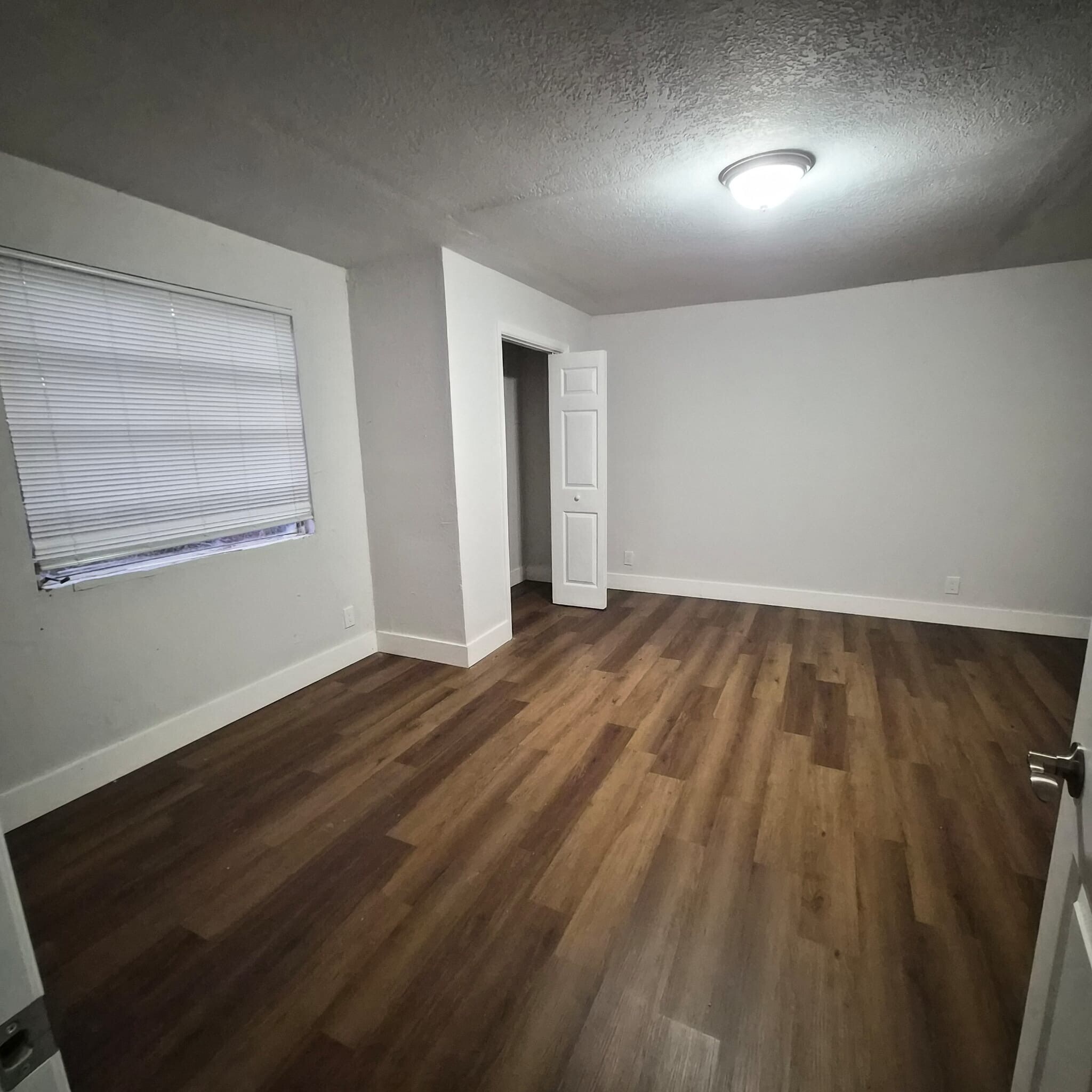 Building Photo - 5311 NE 10th Ave