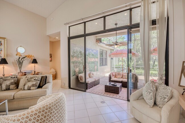 Building Photo - 10080 Dover Carriage Ln