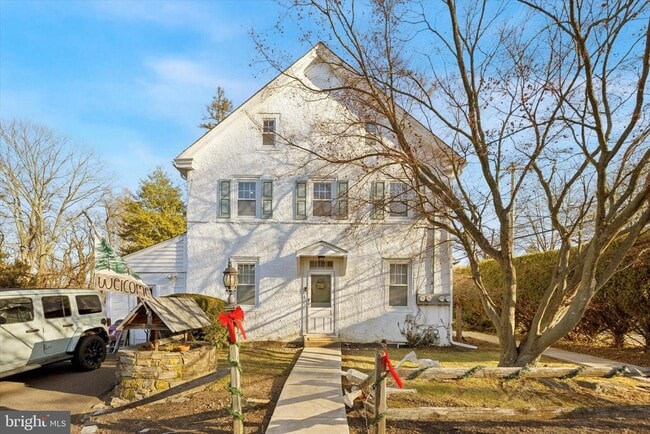 Building Photo - 922 Second Street Pike