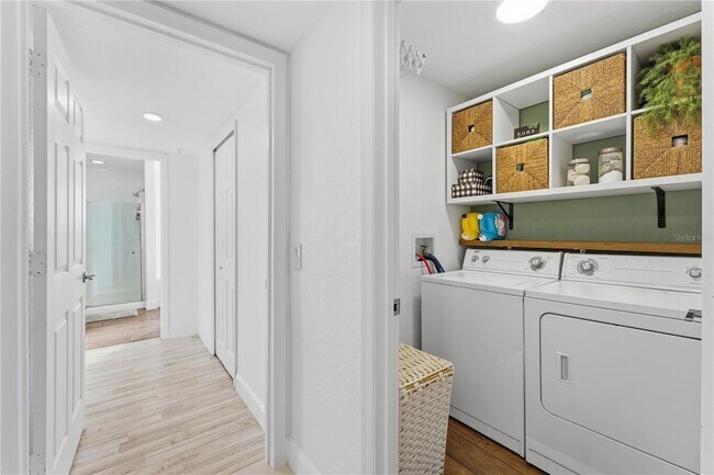 Building Photo - 13838 Fairway Island Dr