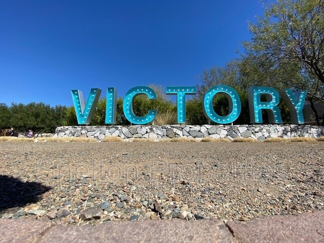 Building Photo - 20711 W Medlock Dr