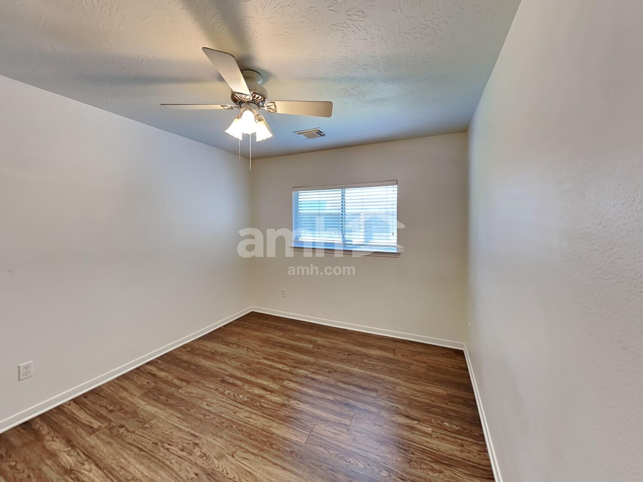 Building Photo - 802 Cherry Blossom Dr