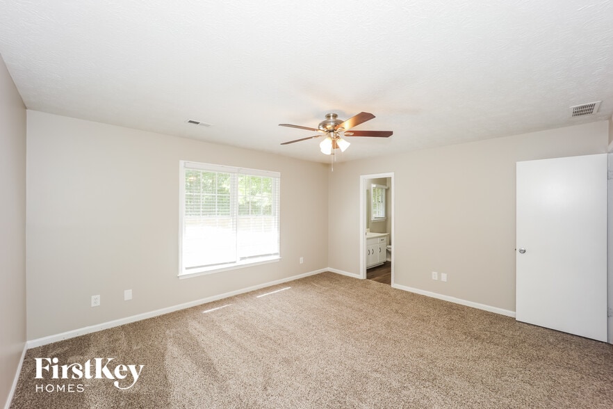 Building Photo - 60 Vineyards Dr