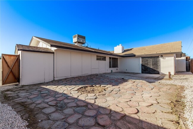 Building Photo - 2368 Winterwood Blvd