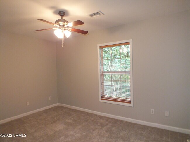 Building Photo - 418 Meritta Ave
