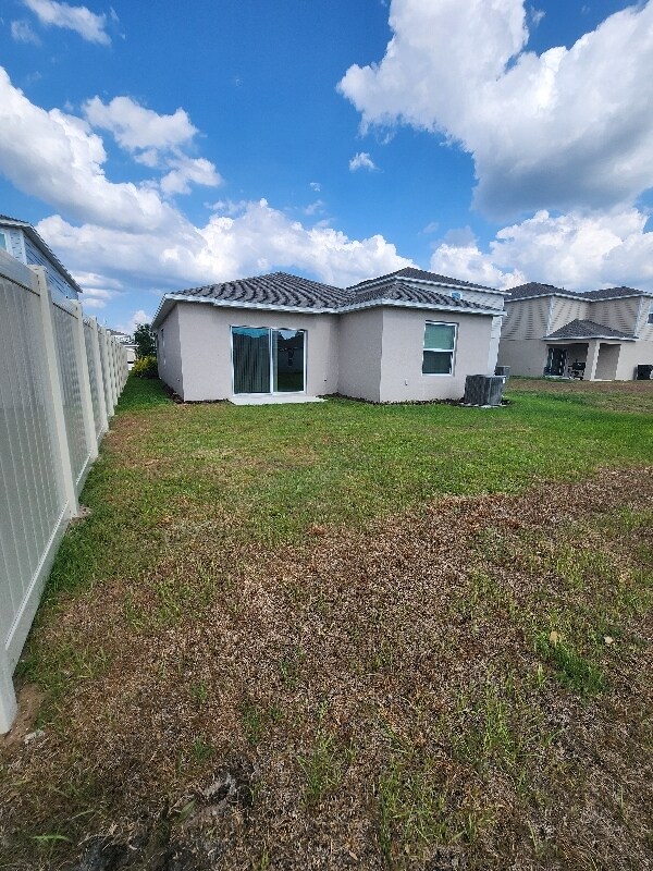 Building Photo - 208 Acorn Rd