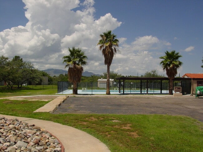 Building Photo - Really Nice Condo