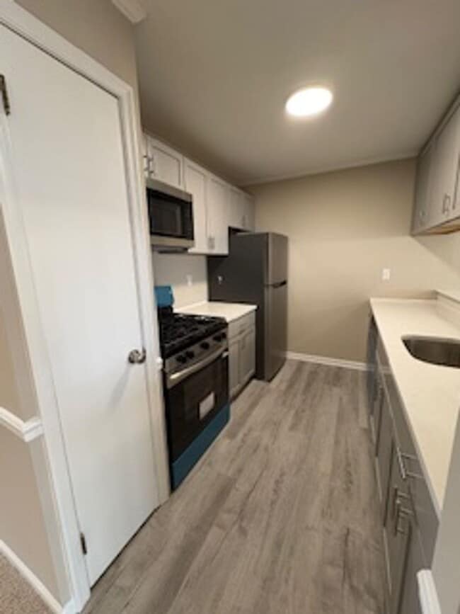 Building Photo - Freshly Renovated Norristown Rental — Bright, Modern & Move-In Ready on Quiet Northridge Drive