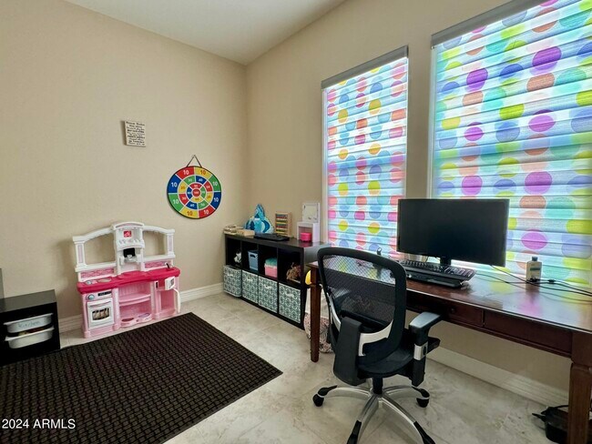 Building Photo - 3453 E Aloe Dr