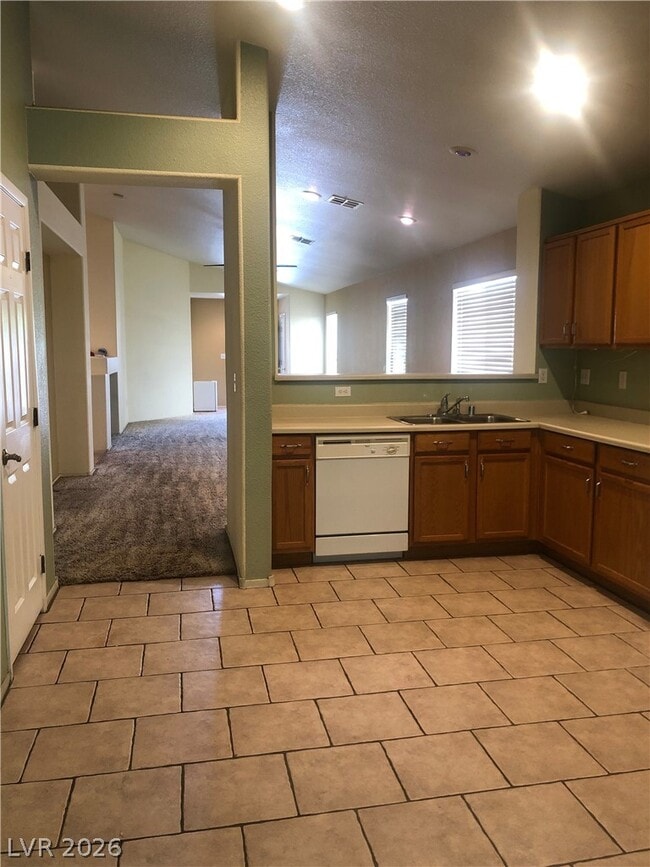 Building Photo - 8645 W Grand Pine Ave