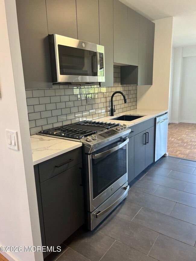 Building Photo - 10 Ocean Blvd