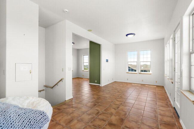 Building Photo - 1140 Ocean Shores Blvd SW