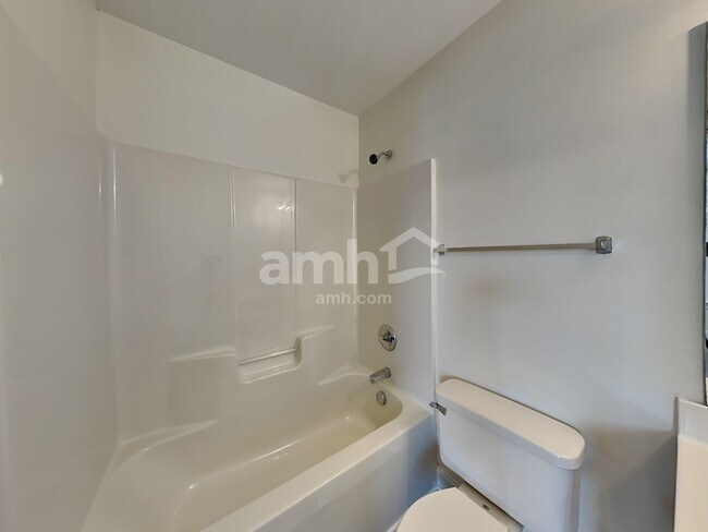 Building Photo - 1013 Triple Crown Dr