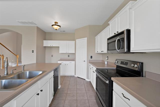 Building Photo - 211 Camp Creek Dr
