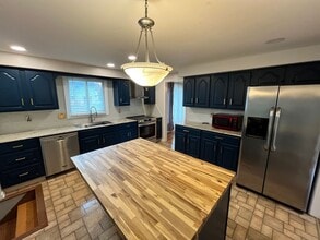 Building Photo - 3 Bedroom Single Family Home in Liverpool