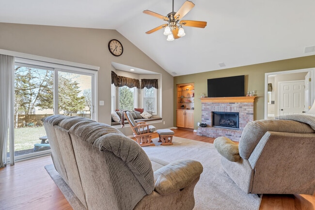 Building Photo - 10 Apple Tree Ct