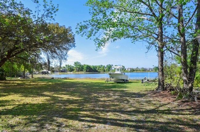 Building Photo - 3636 Lake Buynak Rd