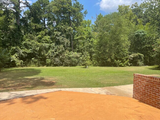 Building Photo - 620 Dyer Cir