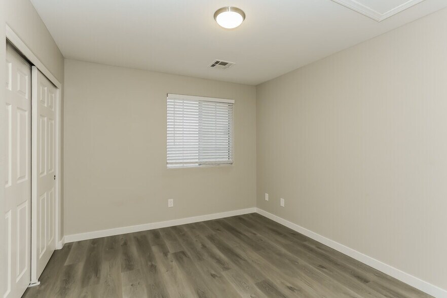 Building Photo - 9937 Fountain Walk Ave