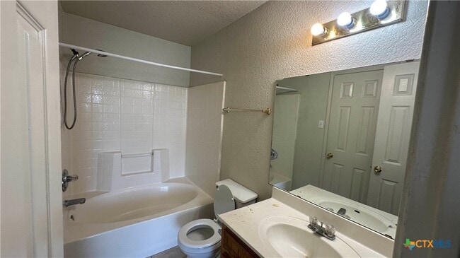 Building Photo - 3204 Raven Dr