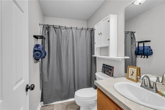 Building Photo - 8171 Woodland Hills Dr